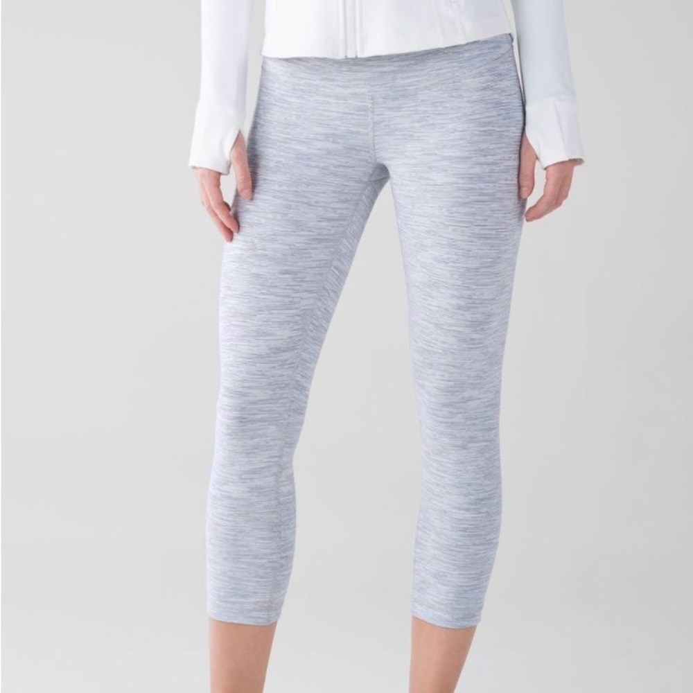 Lululemon Wunder Under Crop III
Wee Are From Space Nimbus Battleship 8
